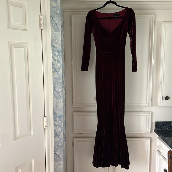 La Femme En Noir “Marilyn” Gown - Picture 4 of 6